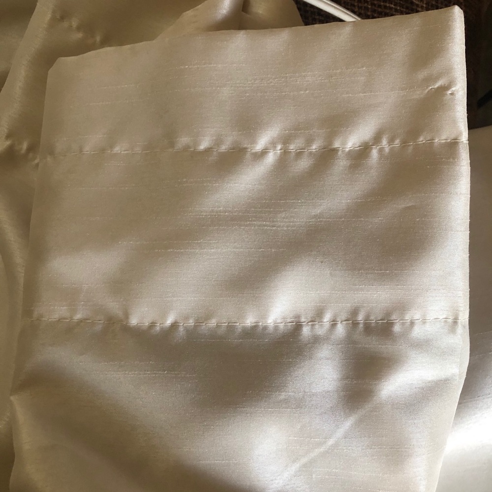 Drapery, 8 panel cream silk like lovely